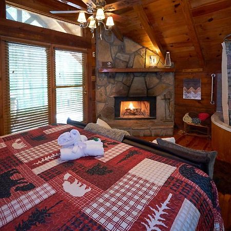 סביירוויל Gatlinburg Area Hottub Cabin - Ladyslipper מראה חיצוני תמונה